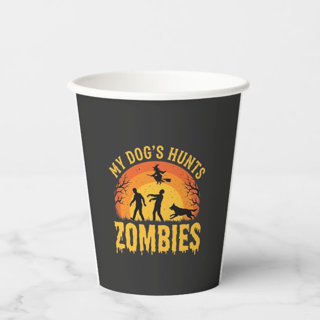 Hunde jagt Zombies Halloween-Design Pappbecher (Vorderseite)
