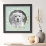 Hunde Katze Pfoten Druck Foto Rahmen grün<br><div class="desc">Erstellen Sie ein Poster Ihres Hundes oder Katzen Hauses mit diesem Folienprint,  in dem Sie Foto in einem runden,  blassgrünen (oder benutzerdefinierten) Rahmen mit echten Blattgold- oder Silberfolienbedrucken sehen.</div>