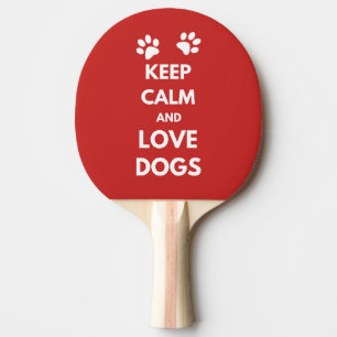 Hunde mit Liebe und Ruhe behalten Tischtennis Schläger