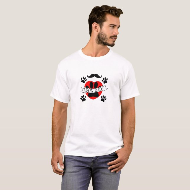 Hunde Vater Paw und Rotes Herz Zeichnend T-Shirt (Vorne ganz)
