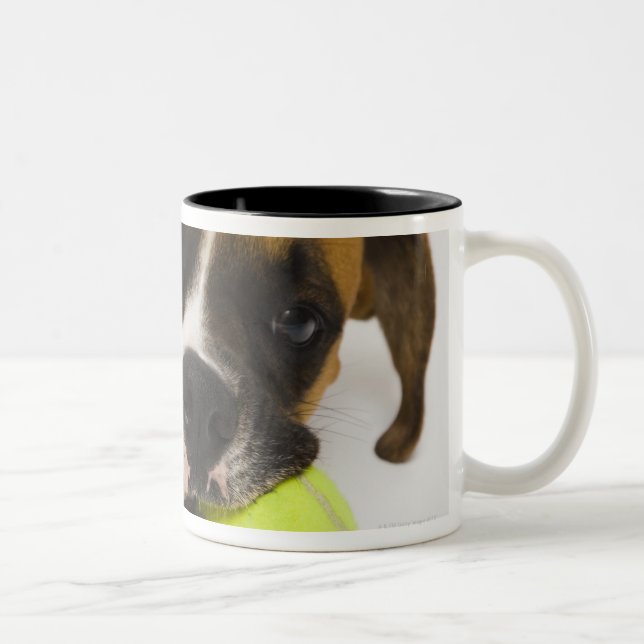 Hundebeißender Tennisball Zweifarbige Tasse (Rechts)