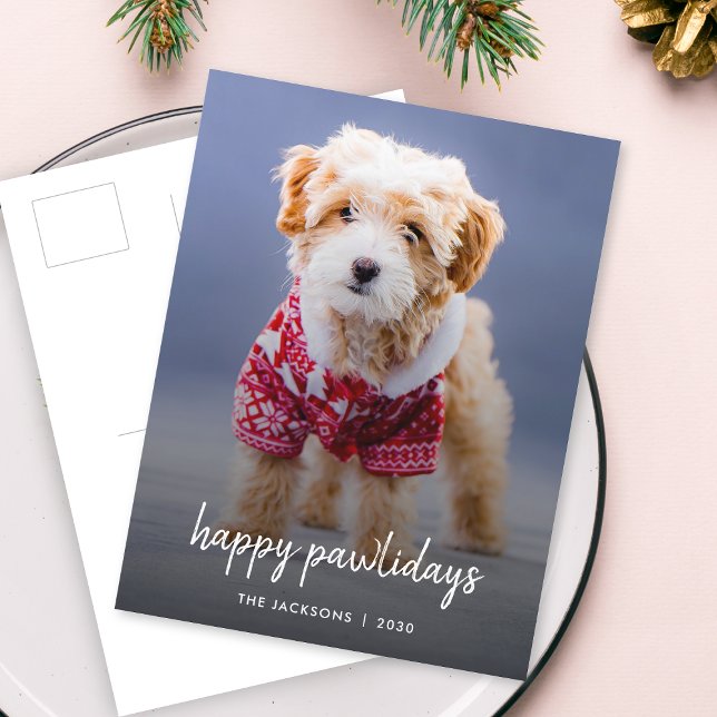 Hundebontage | Moderne Niedliche glückliche Welpen Feiertagspostkarte (Celebrate your furry friend with a modern Happy Pawlidays postcard by Guava)