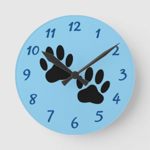 Hundeschalter druckt auf Baby Blue Round Clock Runde Wanduhr