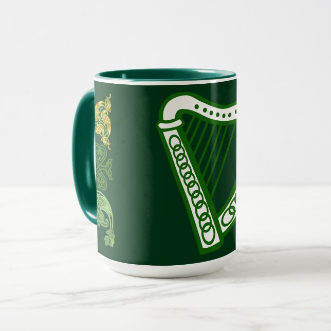 Hunter Green Saint Patrick's Day Irish Harp Celtic Tasse (Vorderseite Links)