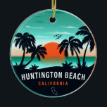 Huntington Beach California Retro Sunset Souvenirs Keramik Ornament<br><div class="desc">Huntington Beach California Stadt. Dieses Retro-Design ist ein großartiges Weihnachts- oder Geburtstagsgeschenk für die Fans von Huntington Beach. Das Retro Sommercamp ist ein perfektes Geschenk für Reisende und Liebhaber von tropischen Reisezielen.</div>