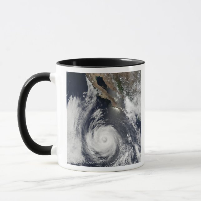Hurricane Douglas Tasse (Links)