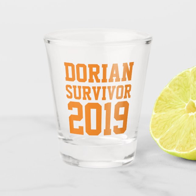 Hurrikan Dorian Survivor Schnapsglas (Vorderseite)
