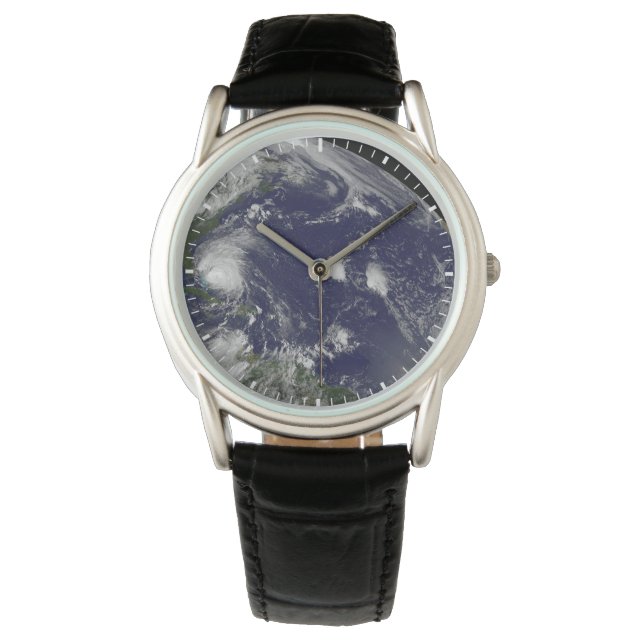 Hurrikan Irene bewegt sich durch die Bahamas. Armbanduhr (Vorderseite)