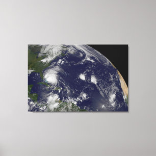 Hurrikan Irene bewegt sich durch die Bahamas. Leinwanddruck