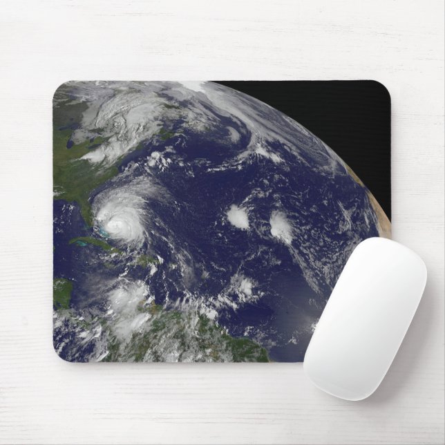Hurrikan Irene bewegt sich durch die Bahamas. Mousepad (Mit Mouse)