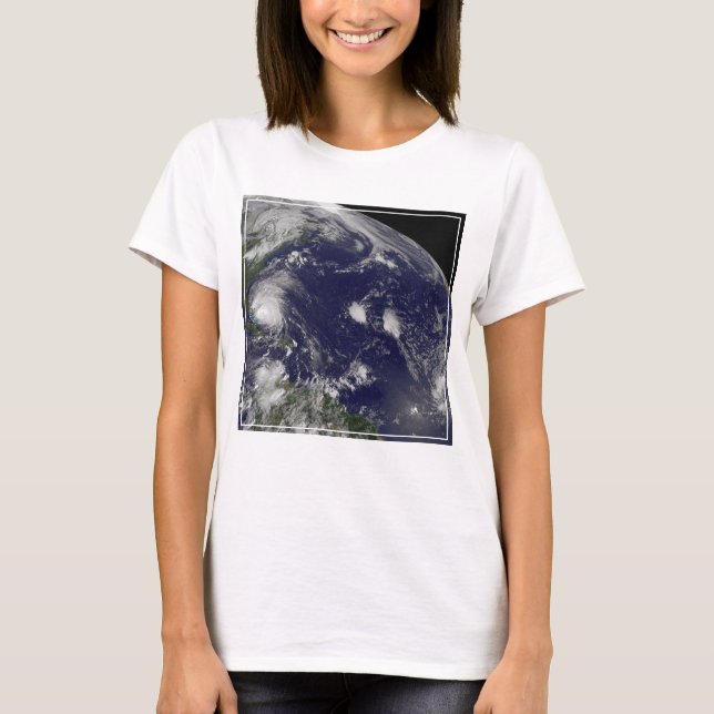 Hurrikan Irene bewegt sich durch die Bahamas. T-Shirt (Vorderseite)