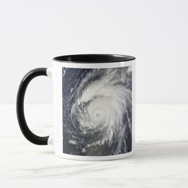 Hurrikane Bill Tasse (Links)