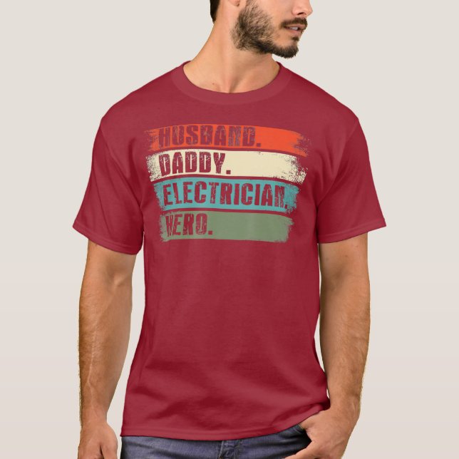 Husband Daddy Electrician Hero Funny Lineman Vater T-Shirt (Vorderseite)