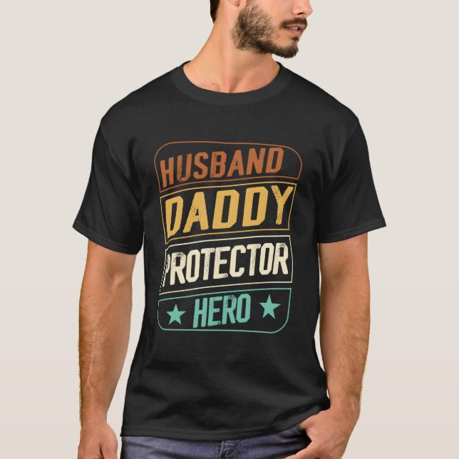 Husband Daddy Protector Hero Fathers Day Camo Amer T-Shirt (Vorderseite)