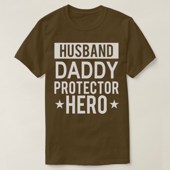 Husband Daddy Protector Hero Fathers Day Funny Gif T-Shirt (Design vorne)