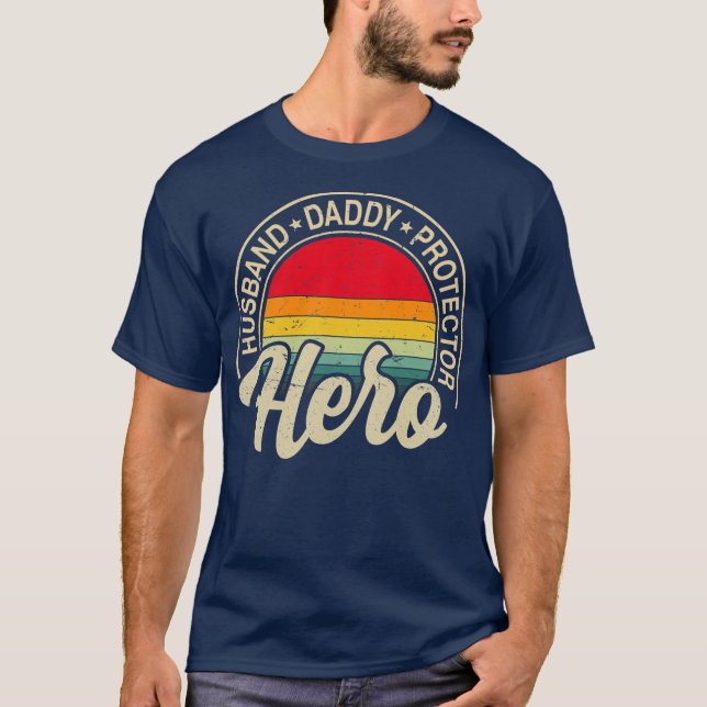 Husband Daddy Protector Hero Mens Fathers Day T-Shirt (Vorderseite)