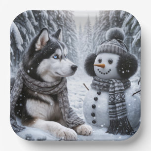 Husky und Schneemann im Winterwald Pappteller