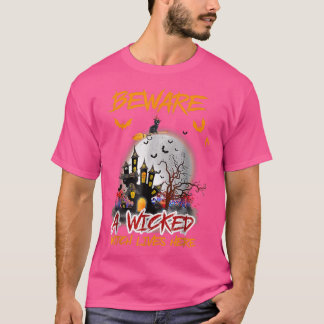 Hüte dich vor einer verhexten Hexe, die hier in de T-Shirt