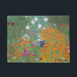 Hütte Gustav Klimt Blumengarten Fußmatte<br><div class="desc">Ein wunderschönes Gartenbild - das ist ein klassisches Gemälde von Gustav Klimt,  genannt Hütte Garden,  oder Bauergarten,  1907,  das ein nahes Bild eines Blumengartens,  ein buntes Blumengemälde ist.</div>