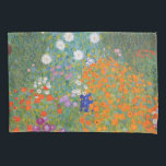 Hütte Gustav Klimt Blumengarten Kissenbezug<br><div class="desc">Ein wunderschönes Gartenbild - das ist ein klassisches Gemälde von Gustav Klimt,  genannt Hütte Garden,  oder Bauergarten,  1907,  das ein nahes Bild eines Blumengartens,  ein buntes Blumengemälde ist.</div>