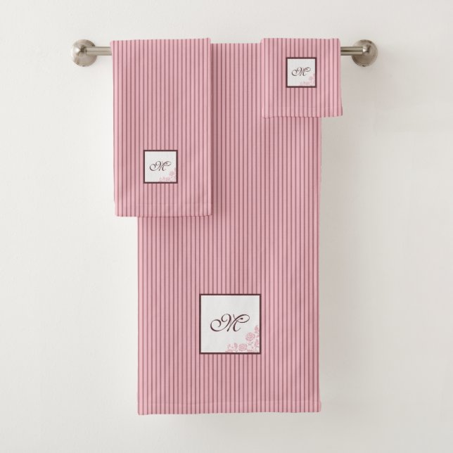 Hütte Pink Strip Rose Spitzen-Script Monogramm Badhandtuch Set (Insitu)
