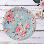 Hütte Rosa Rosen auf blauem Hintergrund Pappteller<br><div class="desc">Elegantes und romantisches,  nahtloses Blumenmuster mit pastellrosa Rosen im Stil der Hütte mit weißen und rosa Wildblumen auf hellblauem Hintergrund.</div>