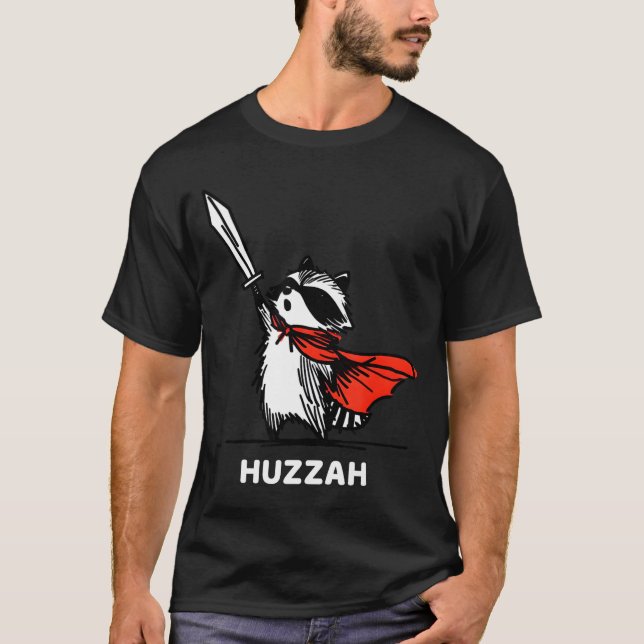 Huzzah Raccoon Knight Funny Sword Meme Quote  T-Shirt (Vorderseite)