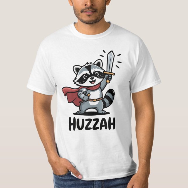 Huzzah Raccoon Knight Funny Sword T-Shirt (Vorderseite)