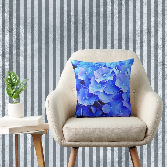 Hydrangea Blues - Blue Hydrangeas Kissen (Von Creator hochgeladen)