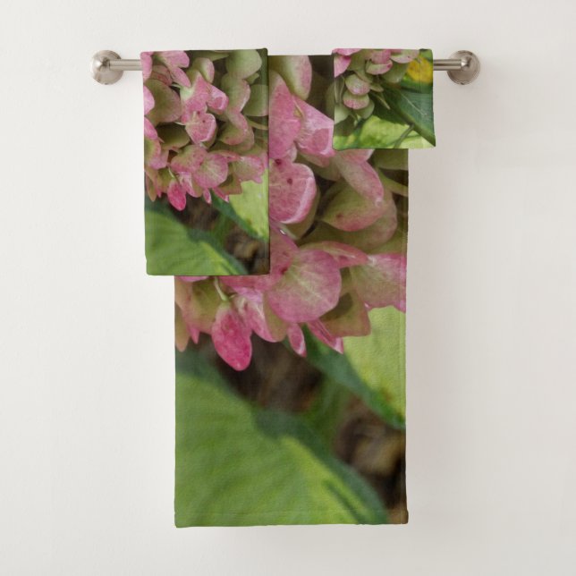 Hydrangea Blüte im Herbst mit Golden Hosta Blätter Badhandtuch Set (Insitu)