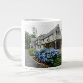 Hydrangeas an der Ecke - Martha's Vineyard Jumbo-Tasse
