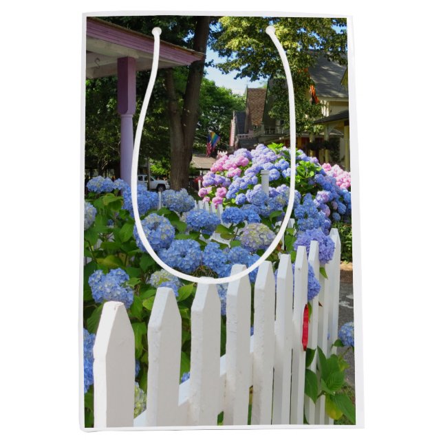 Hydrangeas und Picket Fence - Martha's Vineyard Mittlere Geschenktüte (Vorderseite)