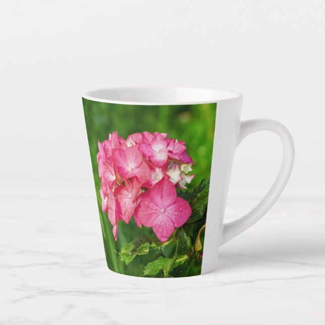 Hydrangia Rosa Blume mit grünen Blätter Milchtasse (Rechts)