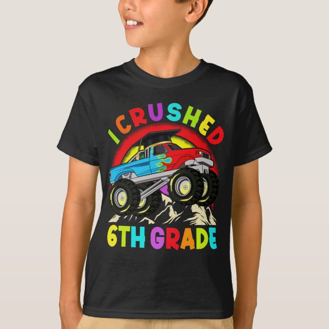I Crushed 6. Grade Monster Truck Graduation Cap T-Shirt (Vorderseite)
