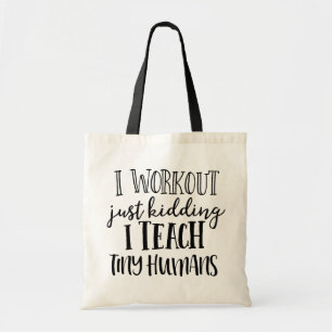 I der Workout, gerade scherzend bringe ich kleinen Tragetasche