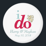 I DO Harry & Meghan Royal Wedding Magnet<br><div class="desc">Unsere I DO Harry & Meghan Royal Wedding Watch Party Magnete sind perfekte Gastgeschenke für Ihr episches Royal Wedding Watch Party! Mod inspiriert Design-Features Text in rot und aqua verbunden mit heraldry Löwenmotiv. Erhältlich in verschiedenen Magnetformen und -größen. Mengenrabatte sind verfügbar!</div>