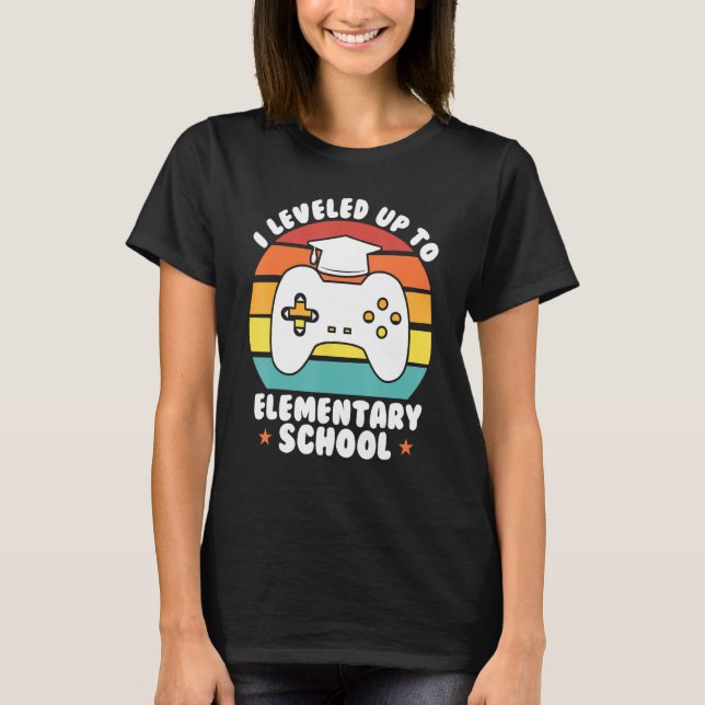 I leveled up to elementary school graduate T-Shirt (Vorderseite)