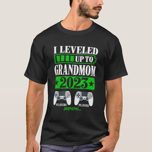 I Leveled Up To Grandmom 2024 Promoted To Level Un T-Shirt (Vorderseite)
