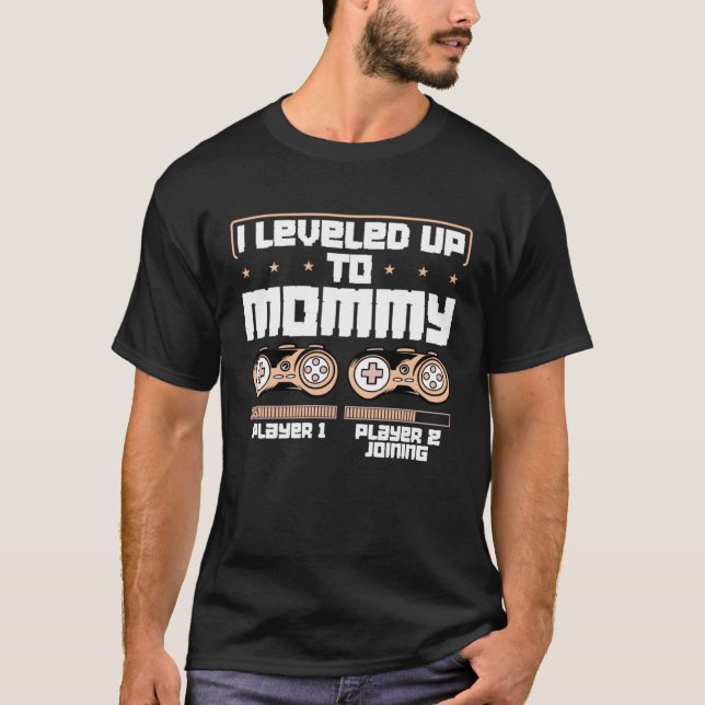 I Leveled Up To Mommy Video Game Player Gamer Moth T-Shirt (Vorderseite)
