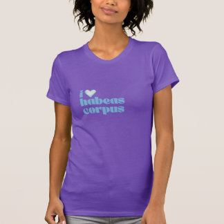 i Liebe habeas corpus blau auf lila T-Shirt