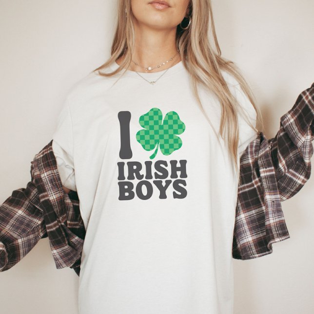 I Liebe Irish Boys Funny Kleeblatt St Patricks Day T-Shirt (Von Creator hochgeladen)