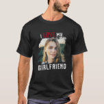I Liebe Mein Freund Grunge Custom Foto T-Shirt<br><div class="desc">Großes Geschenk für deinen Freund! Custom Foto T - Shirt Sprichwort I LIEBE MY GIRLFRIEND in sportlichen Grunge Typografie-Bild in einer Not coolen Maske Ausschnitt. Einfache und einfache Anpassung!</div>