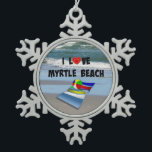 I Liebe Myrtle Beach Schneeflocken Zinn-Ornament<br><div class="desc">I Liebe Myrtle Beach,  buntes Handtuch und Beach Ball,  beliebtes Design</div>