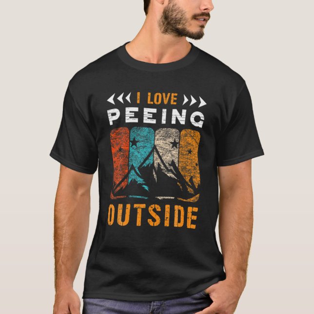 I Liebe Peeing Außerhalb Bigfoot Urinate Camp Tree T-Shirt (Vorderseite)