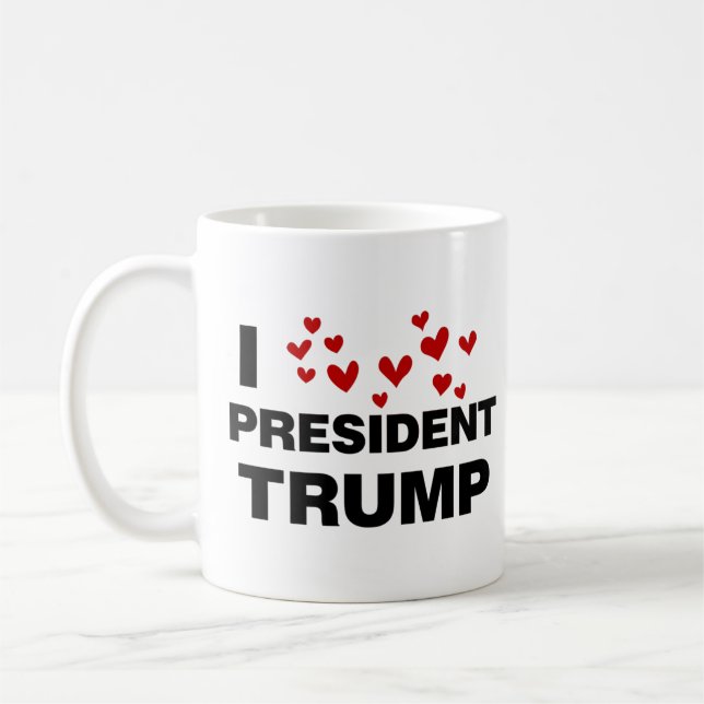 I Liebe Präsident Trump hört Kaffeetasse (Links)