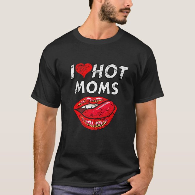 I Liebe Warme Mamas T Funny Red Heart Liebe Mamas T-Shirt (Vorderseite)