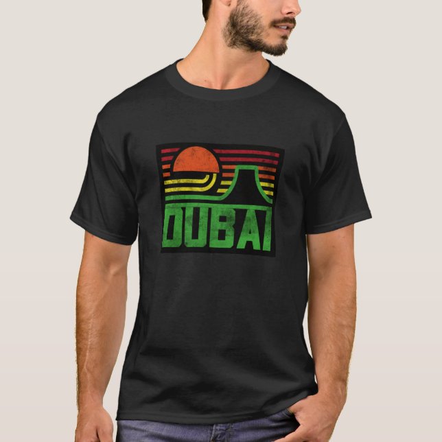 I Love Dubai Cool Retro Dubai Sunset Illustration  T-Shirt (Vorderseite)