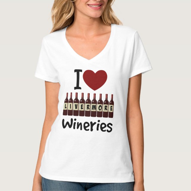 I Love Livermore Wineries Heart and Wine Bottles T-Shirt (Vorderseite)