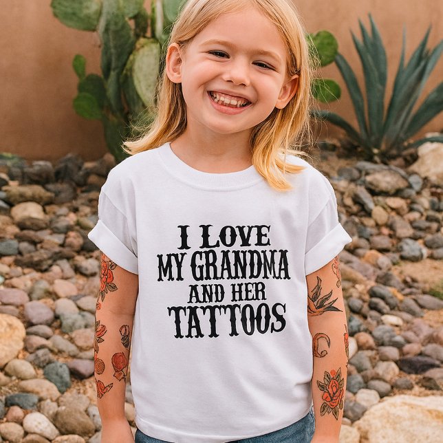I Love My Grandma And Her Tattoos T-Shirt (Von Creator hochgeladen)