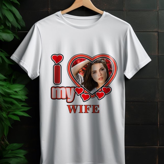 I Love My Wife Personalized Valentines Day Heart T-Shirt (Von Creator hochgeladen)
